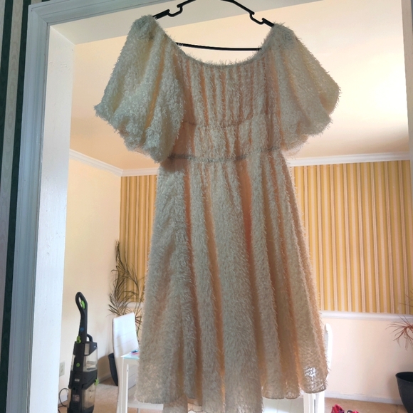 unbranded Dresses & Skirts - Beautiful fuzzy off the shoulder Cream Boho dress